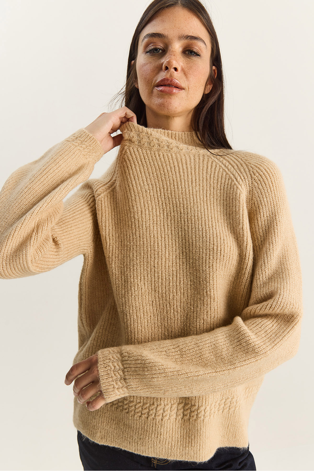 Women's Crew Neck Raglan Sleeve Knit Pattern Soft Textured Knitwear Sweater 20251108