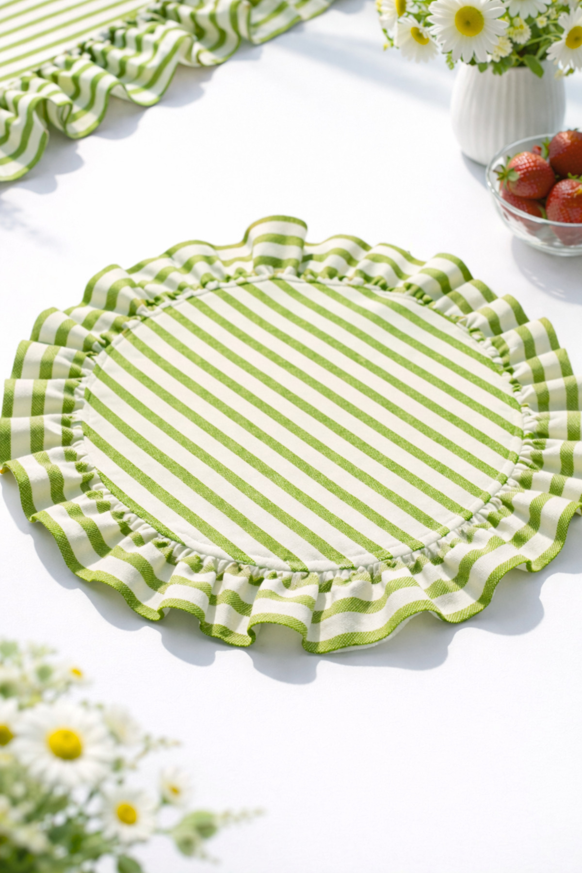 Linen Frilly Underplate American Service 6-Piece Green White Striped 40 cm Round