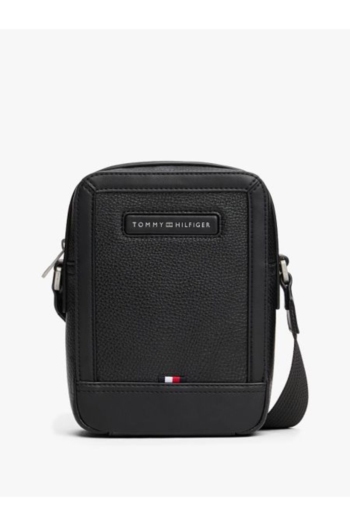 تامی هیلفیگر خبرنگار مینی تی اچ سنترال