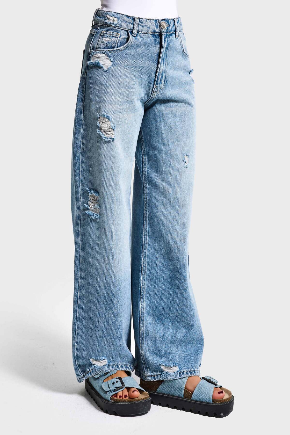 it's basic Női farmer színű 12s6-32 Mega Baggy Fit szakadt részletekkel díszí...