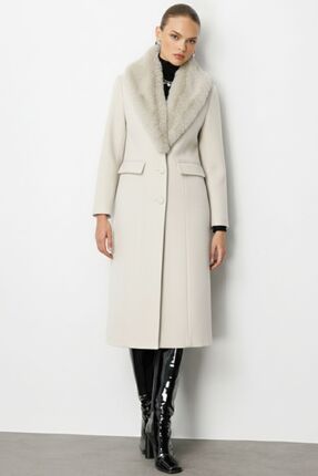 Mizalle Yakası Kürklü Uzun Bej Rengi Yünlü Kaşe Palto