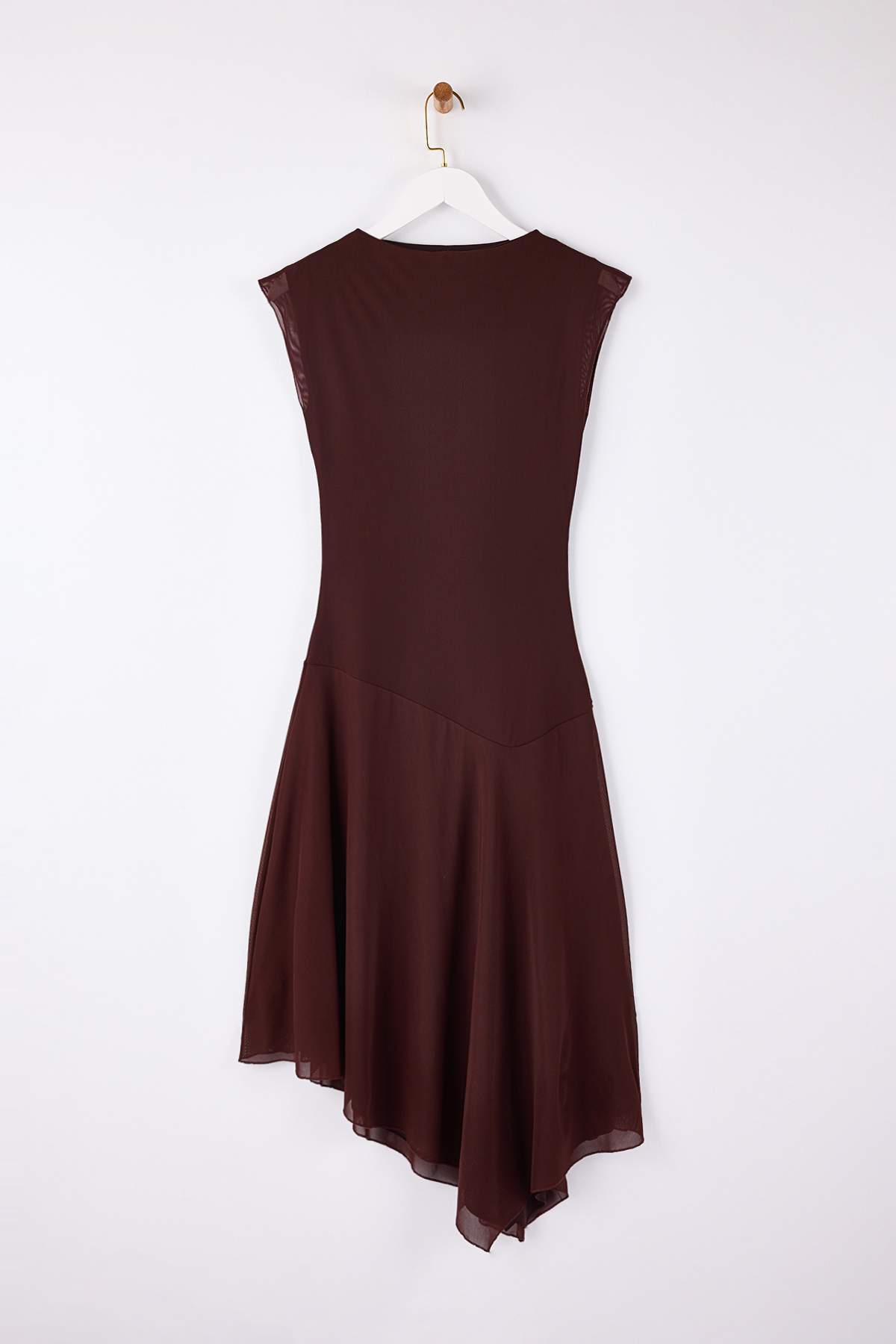 Trendyolmilla  Kahverengi Belden Açılan Kayık Yaka Kolsuz Büzgülü Maxi Tül Örme Elbise TWOSS26EL00028 - Görsel 6