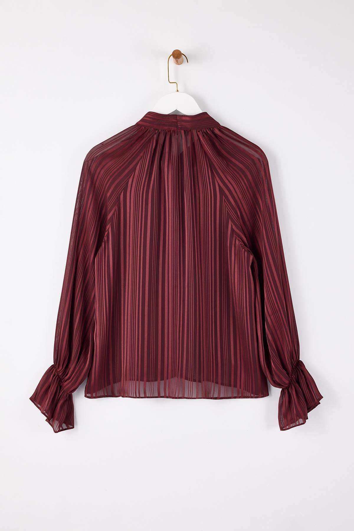 Trendyolmilla  Koyu Bordo Fular Detaylı Gömlek TWOSS26GO00020 - Görsel 6