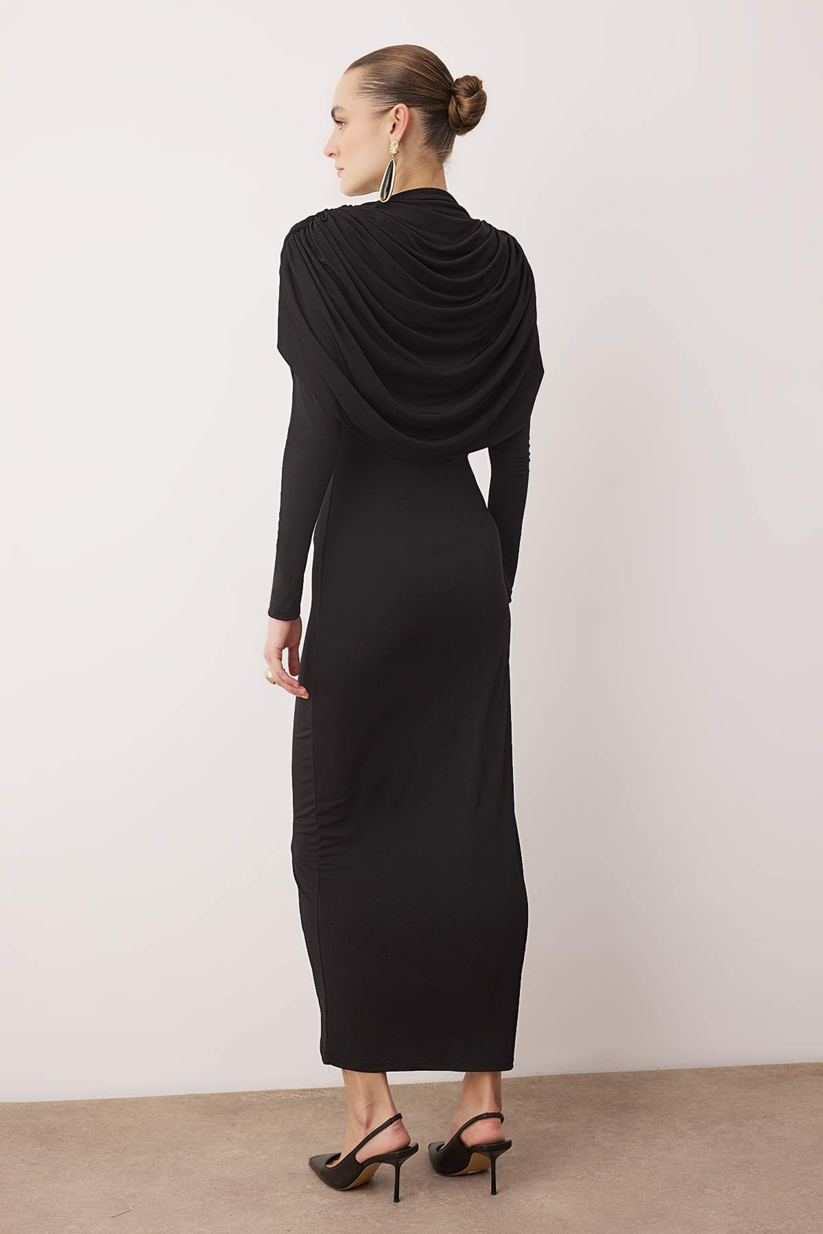 Trendyolmilla  Siyah Yaka Detaylı Örme Şık/Gece Elbisesi - Görsel 4