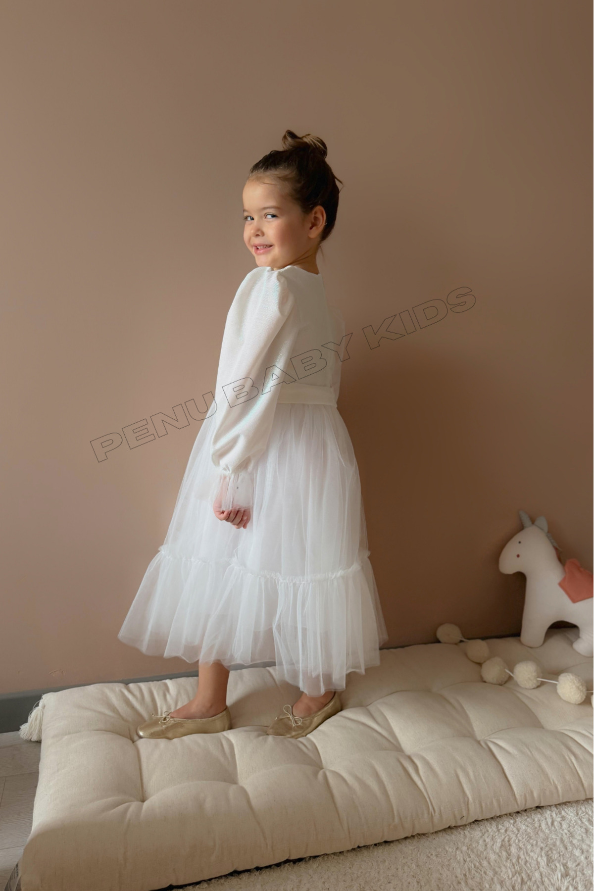 penu baby kids Beyaz Üstü Pırıltılı Kumaş Fırfırlı Uzun Etekli Uzun Kollu Kız Çocuk Kız Bebek Elbise fotoğrafı 5 (önizleme)