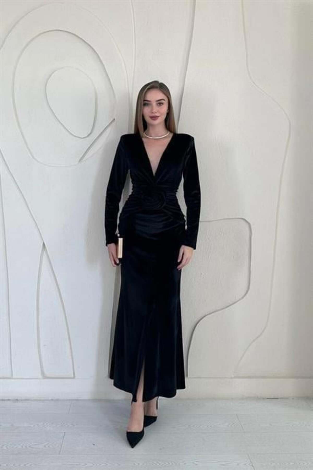 Genel Markalar Siyah Önü Yırtmaçlı Güllü Elbise