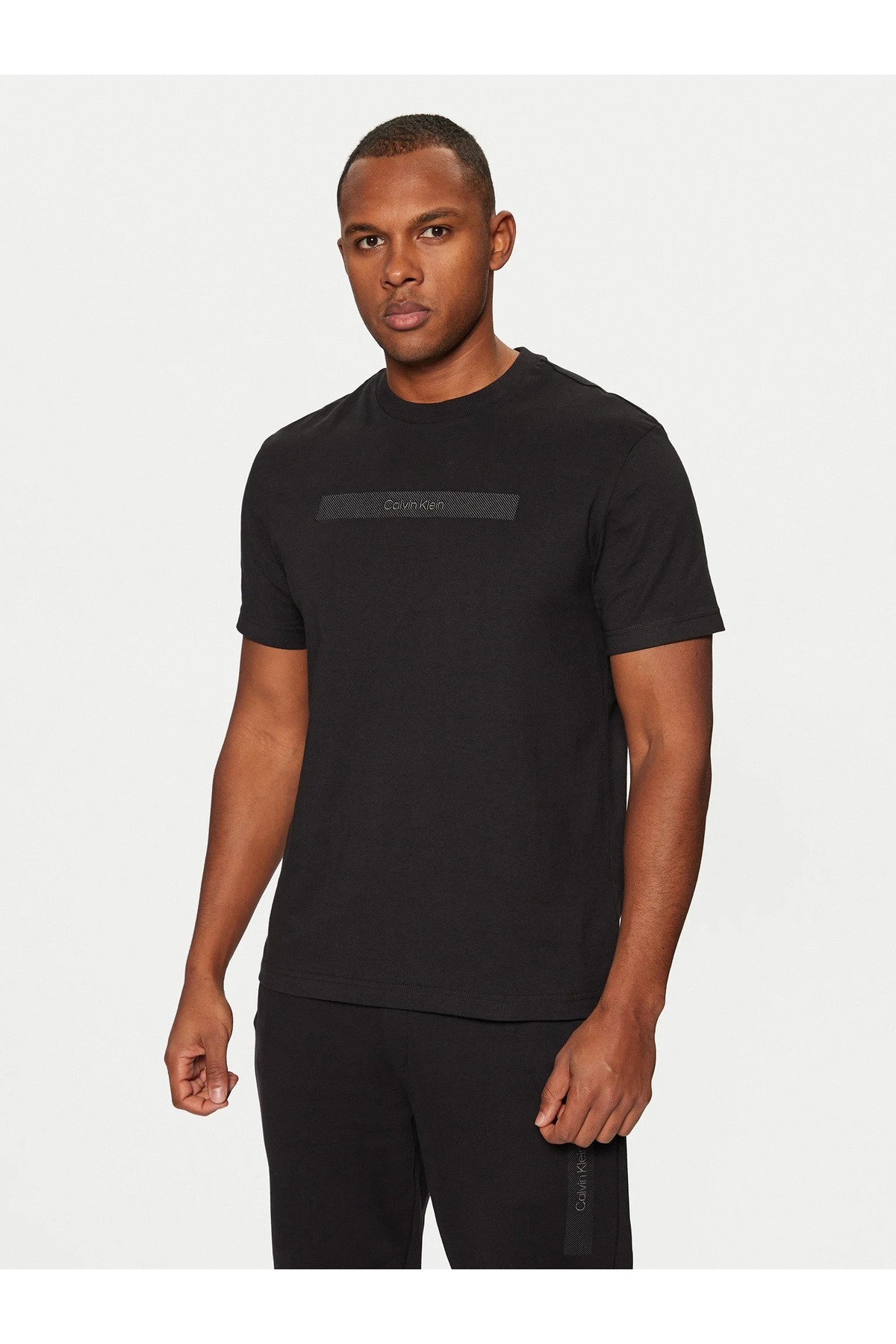 کلوین کلاین تی‌شرت گلدوزی شده طرح‌دار