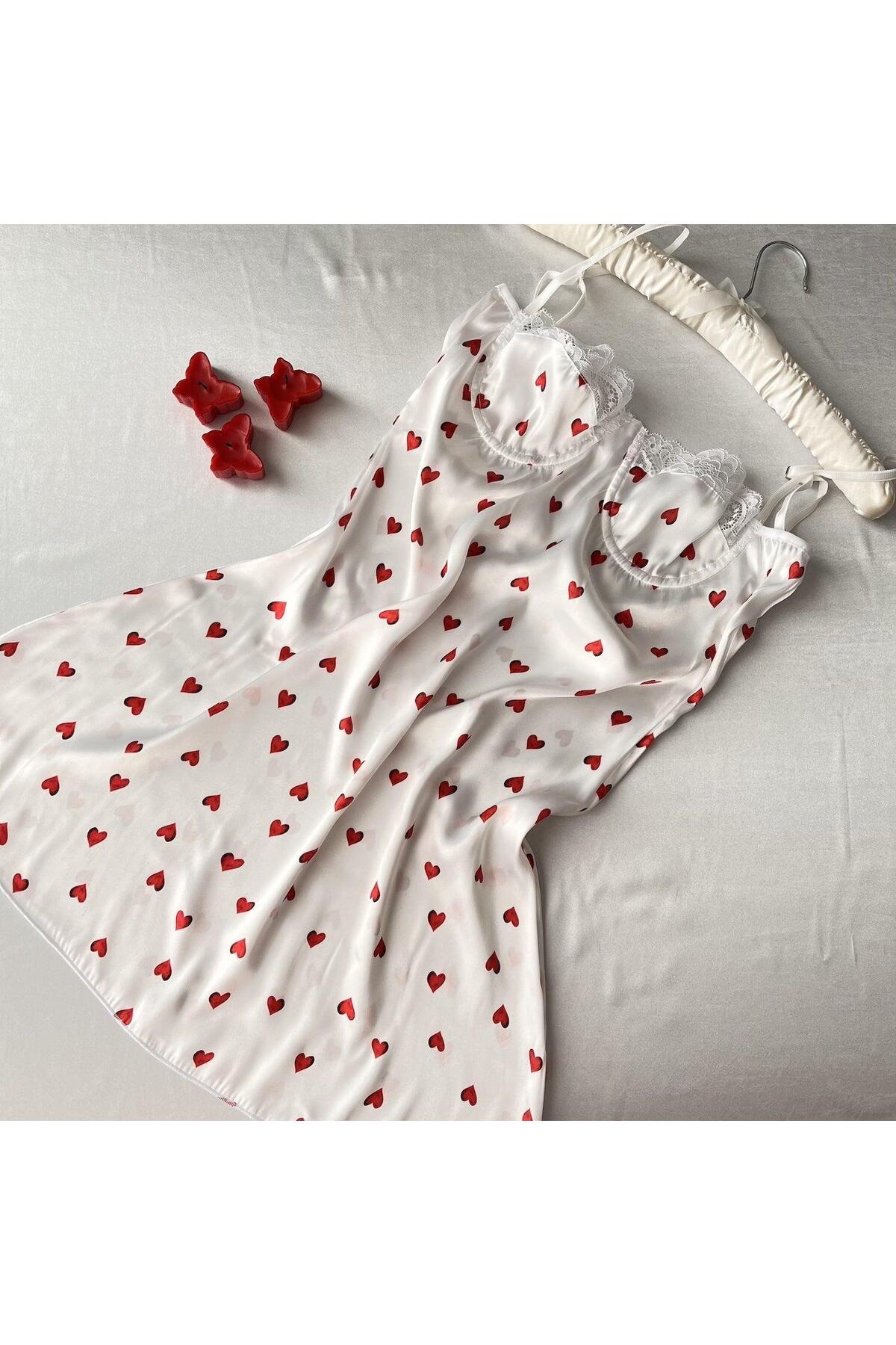 KARAZ Göğüs Dantel Detaylı Saten Gecelik - BEYAZ (KIRMIZI KALP DESENLİ)-L
