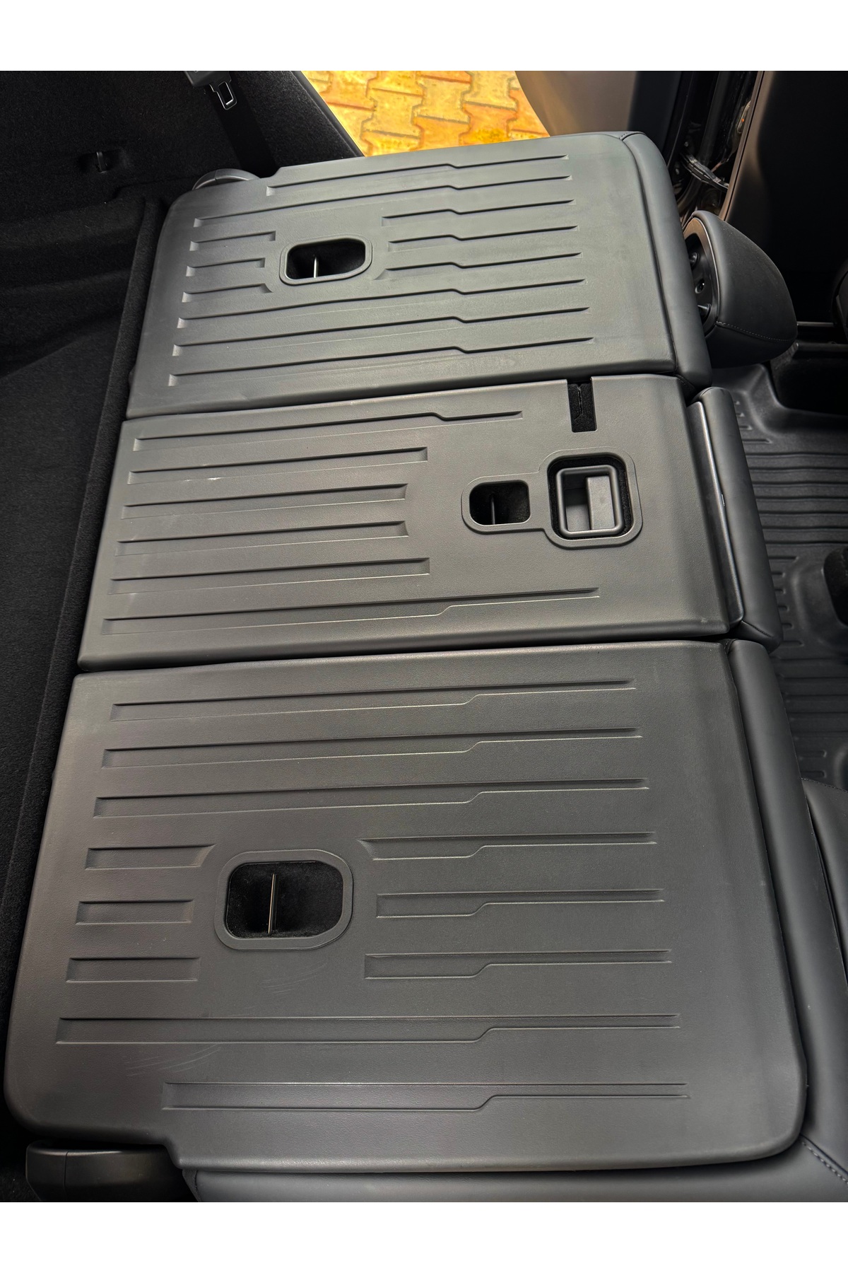 Li Parts Tesla Model Y Juniper TPE Premium Arka Koltuk Koruyucu, Arka Koltuk Paspası 3'lü Set fotoğrafı 4 (önizleme)