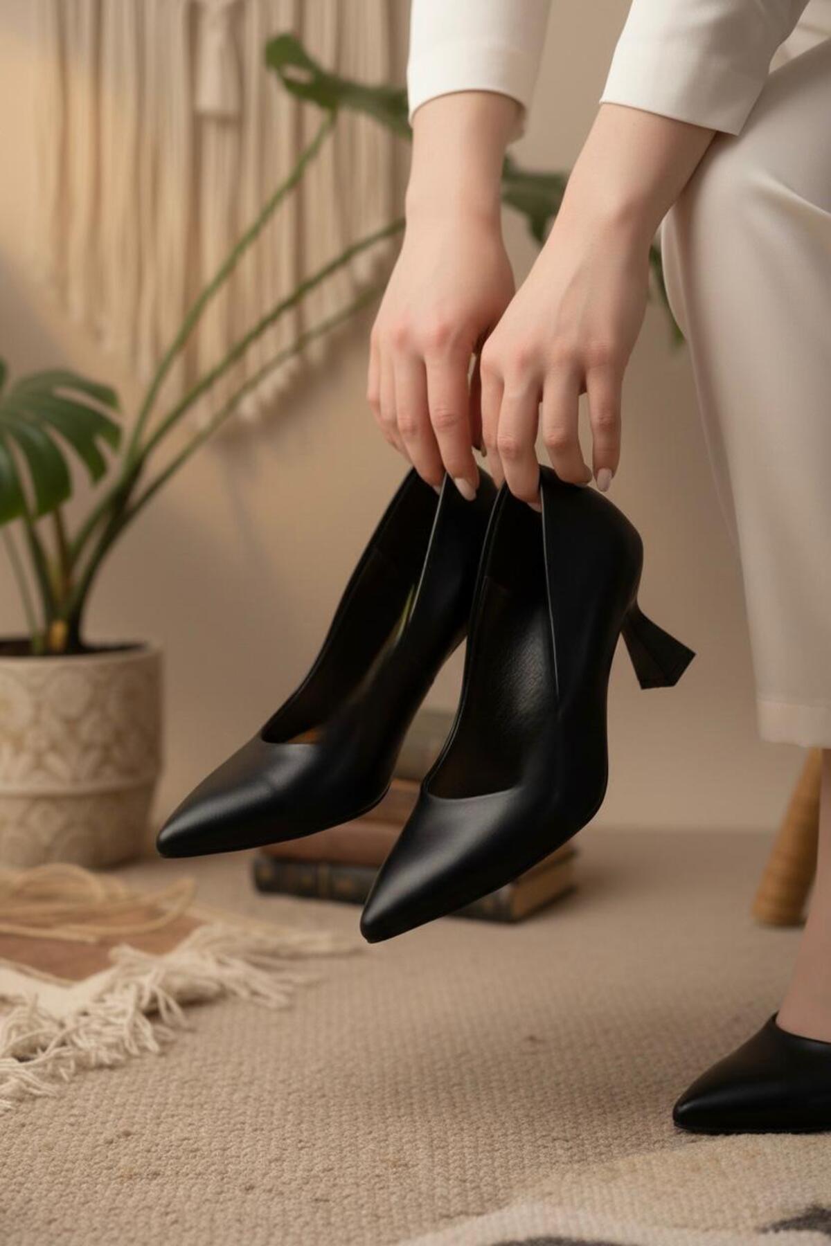 NOVELLAM SHOES  Kadın Bena Siyah Cilt Klasik Topuklu Stiletto - Görsel 4