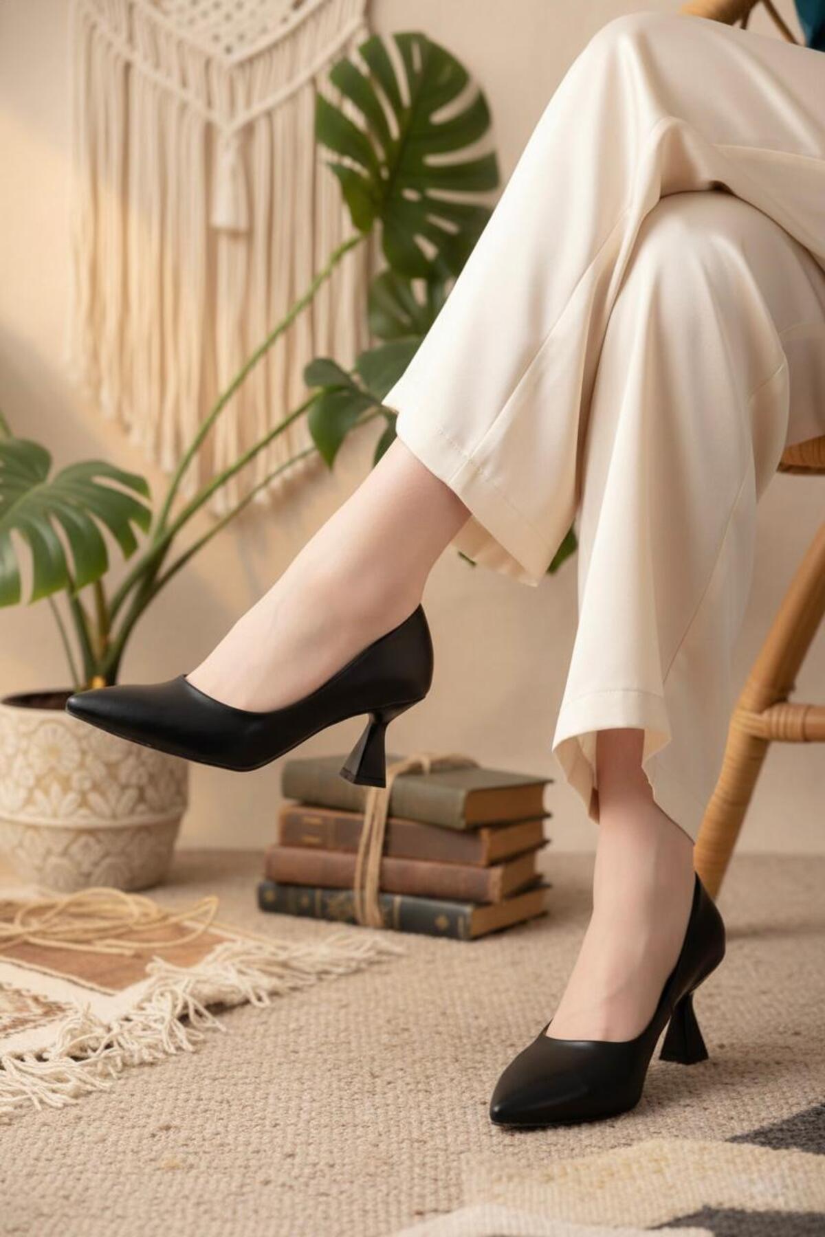 NOVELLAM SHOES  Kadın Bena Siyah Cilt Klasik Topuklu Stiletto - Görsel 3