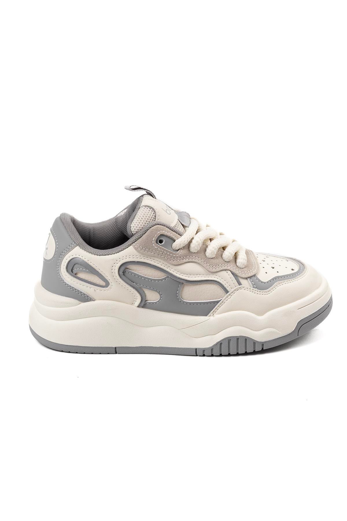 بنتون کفش‌های کتانی ورزشی زنانه سفید و یاسی با جزئیات زیاد و بنددار و زیره ضخیم