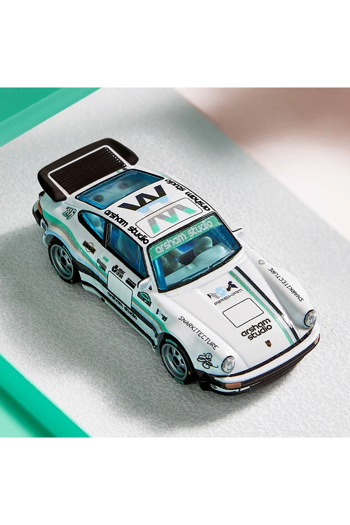 HOT WHEELS x Daniel Arsham Livery Porsche 930A - Fiyatı, Yorumları
