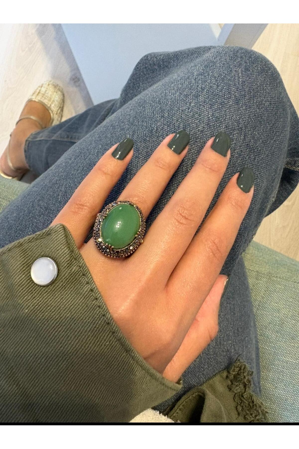 Vintage Style Antique Bronze Plated Big Green Agate Rhinestone Ring