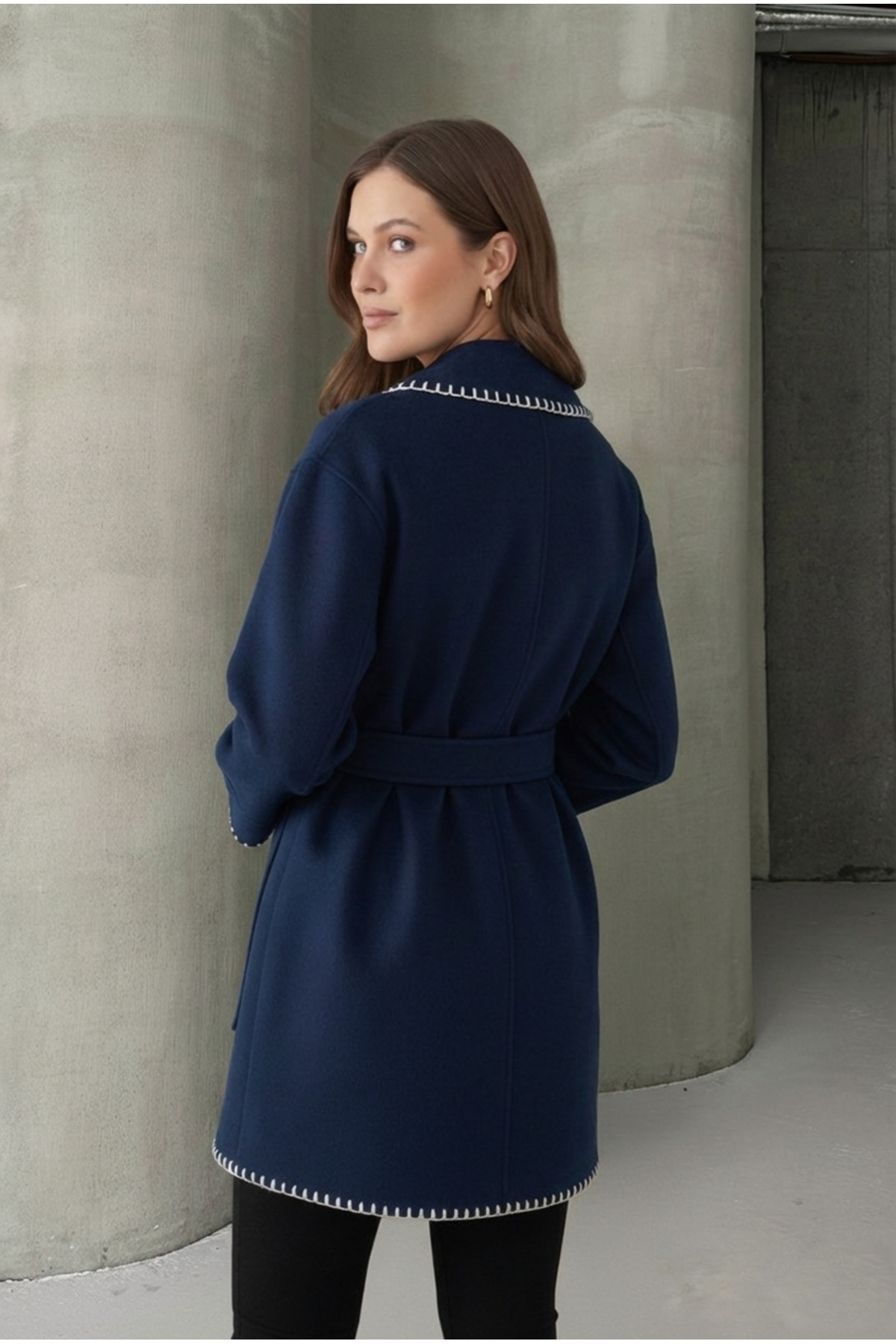 Cerenza  Nakış Detaylı Kuşaklı Yumuşak Kaşe Kaban - Görsel 3