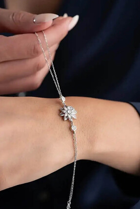 Silvanya Jewelry 925 Ayar Gümüş Beyaz Lotus Kadın Bileklik