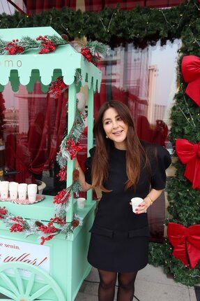 Özge Özgenç Omuzu Vatkalı Süs Cepli Elbise