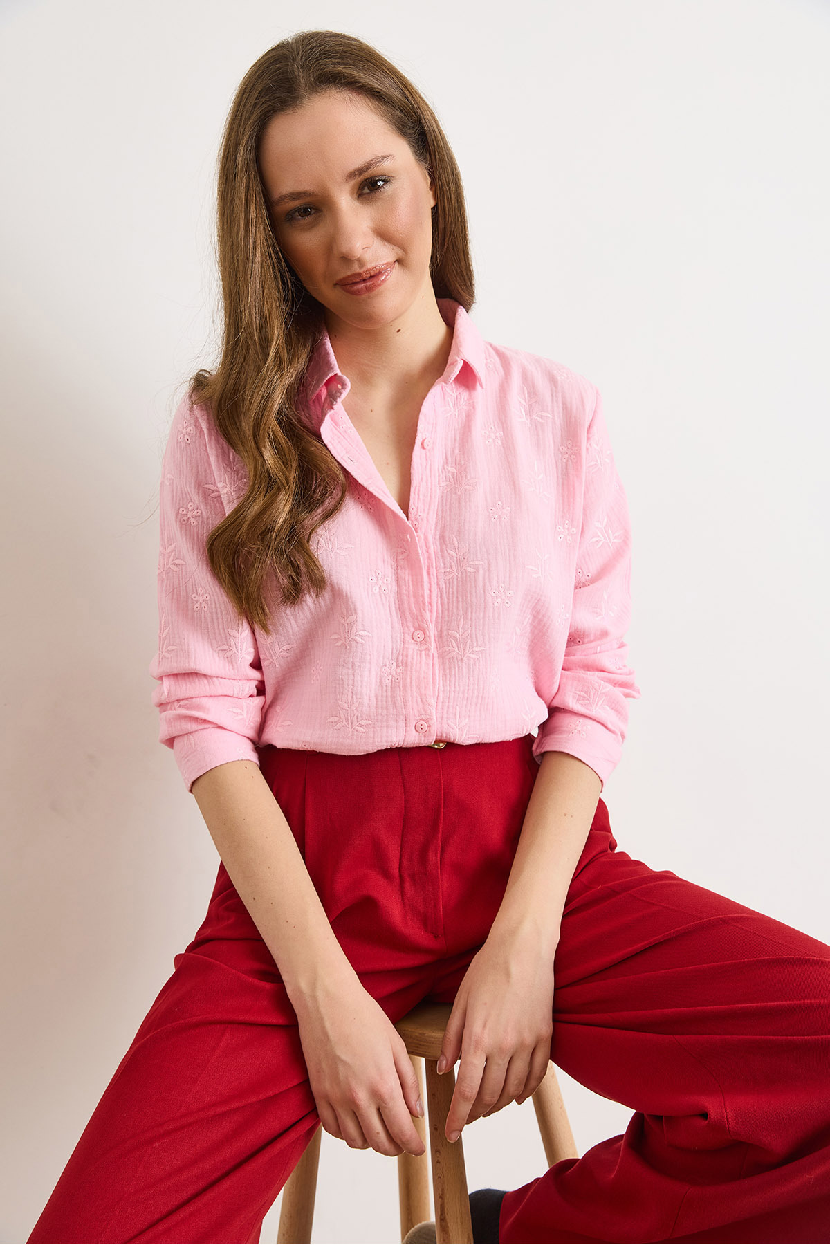 Olalook  Kadın Şeker Pembe Nakış Detaylı Müslin Gömlek GML-19001333 - Görsel 6