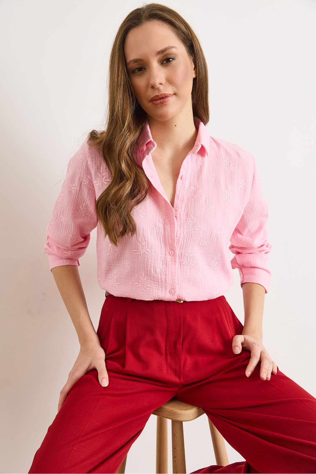 Olalook  Kadın Şeker Pembe Nakış Detaylı Müslin Gömlek GML-19001333 - Görsel 5