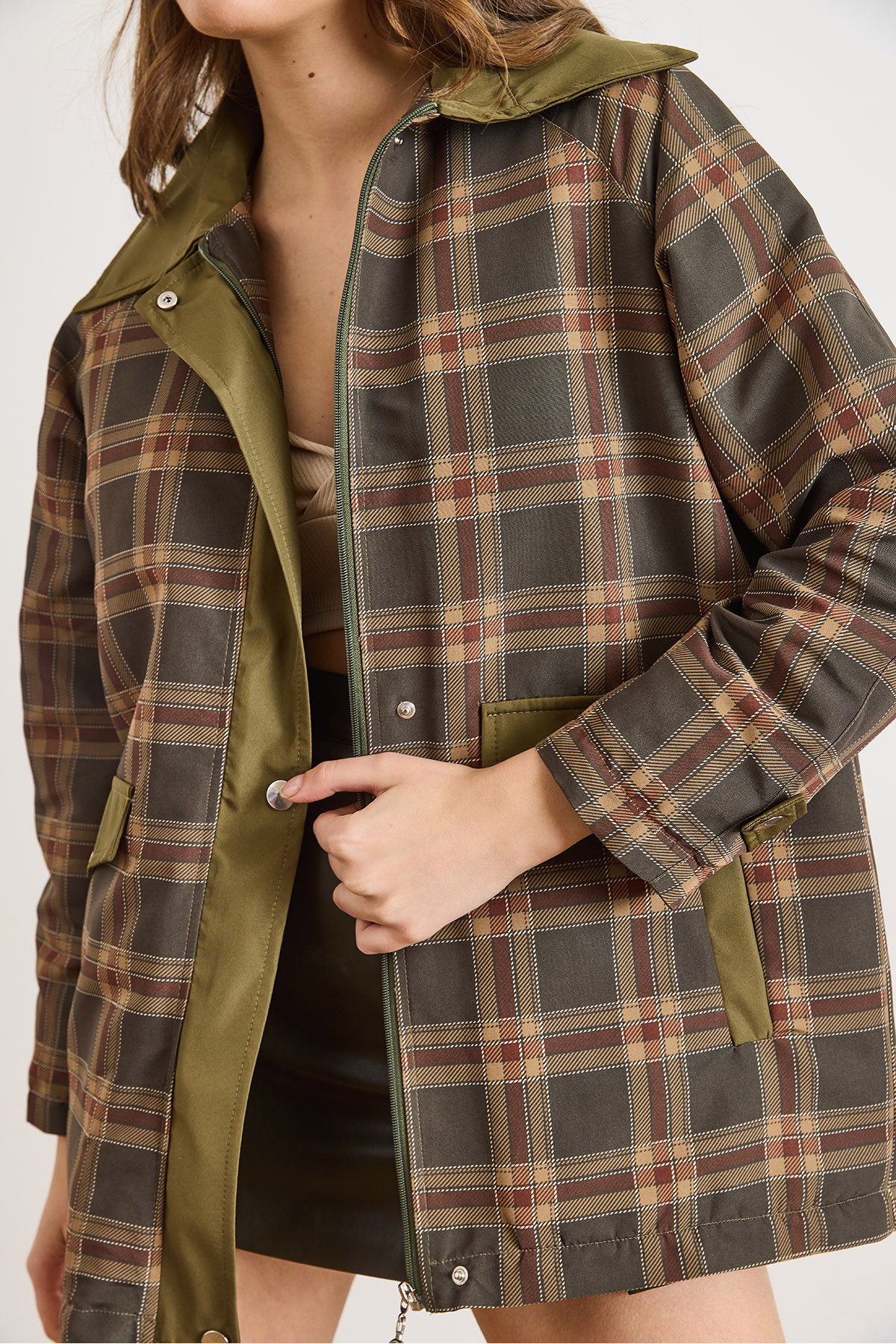 Olalook  Kadın Haki Kapitone Astarlı Ekose Mont MNT-19000053 - Görsel 5