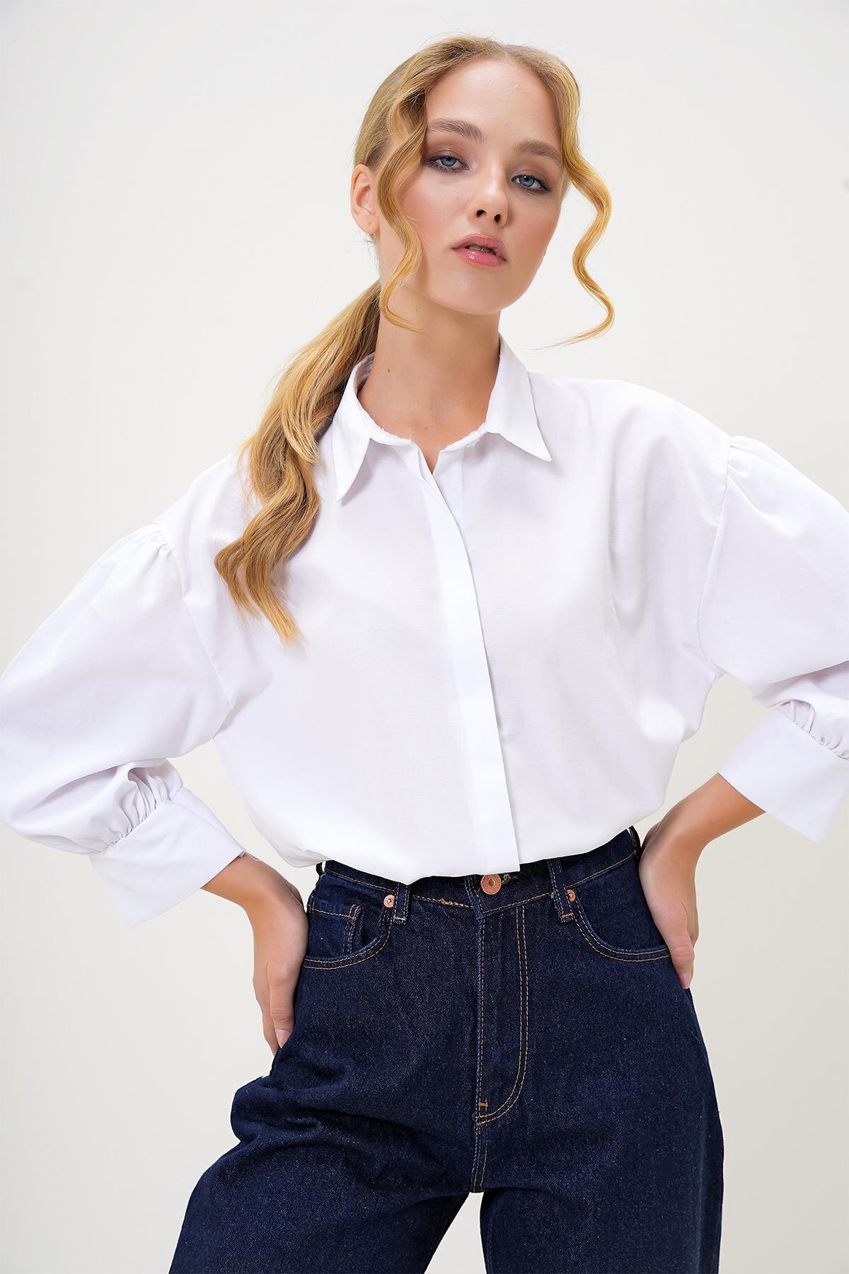Trend Alaçatı Stili  Beyaz Balon Kol Gizli Patlı Basic Poplin Gömlek ALC-X9654 - Görsel 4