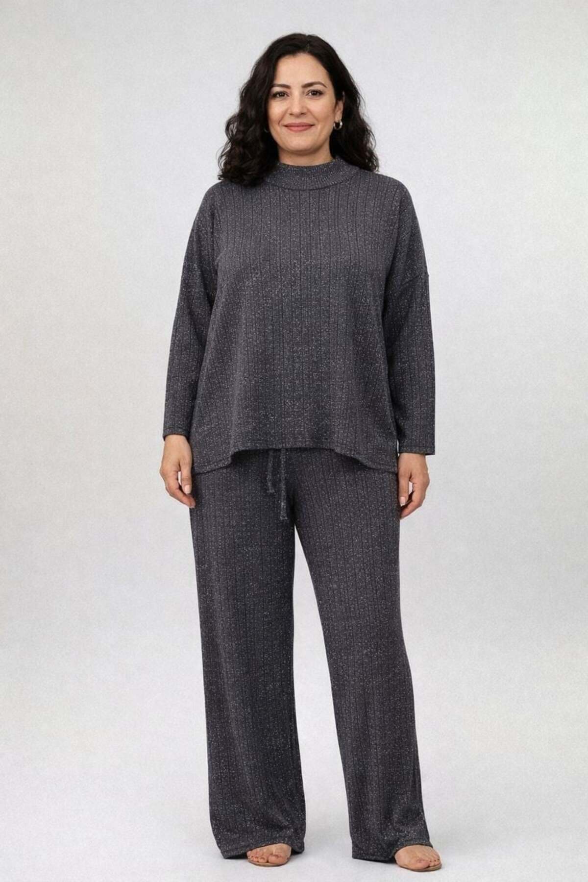 bezeXL Büyük Beden Yanları Taşlı Simli Triko Takım Gri