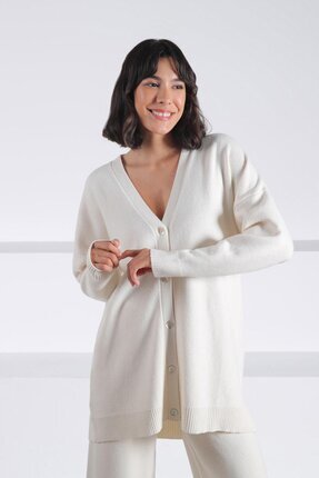 Ferraro Ekru Uzun Kollu Oversize V Yaka Düğmeli Kaşmirli Kadın Triko Ceket