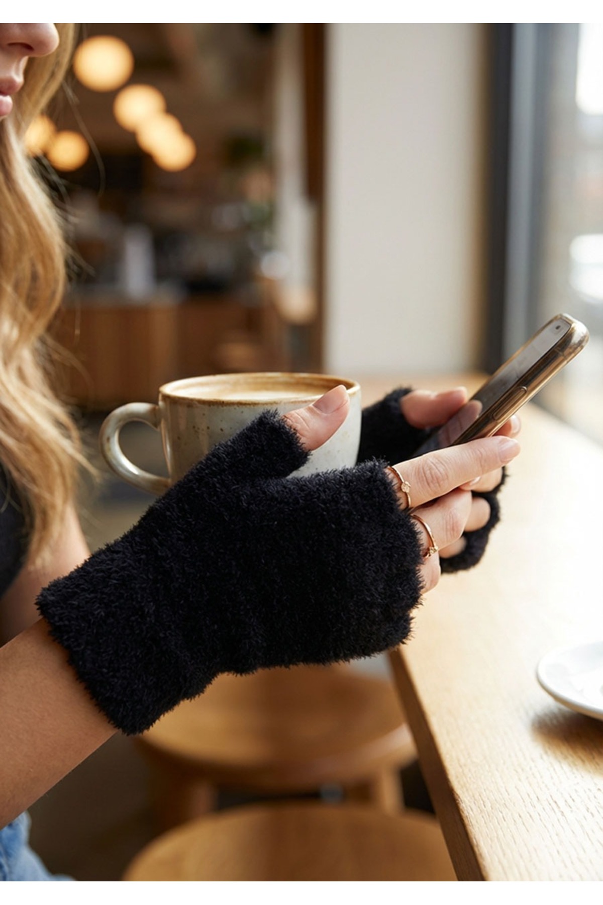 Eke Tekstil  Kadın Peluş Kısa Parmak Eldiven - Görsel 3