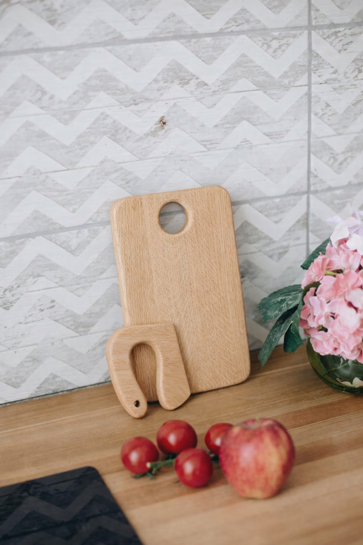 Üreet Kayın Ağacı Çocuk Kesme Tahtası ve Güvenli Ahşap Bıçak Seti | 23×15 cm | Montessori Mutfak Seti