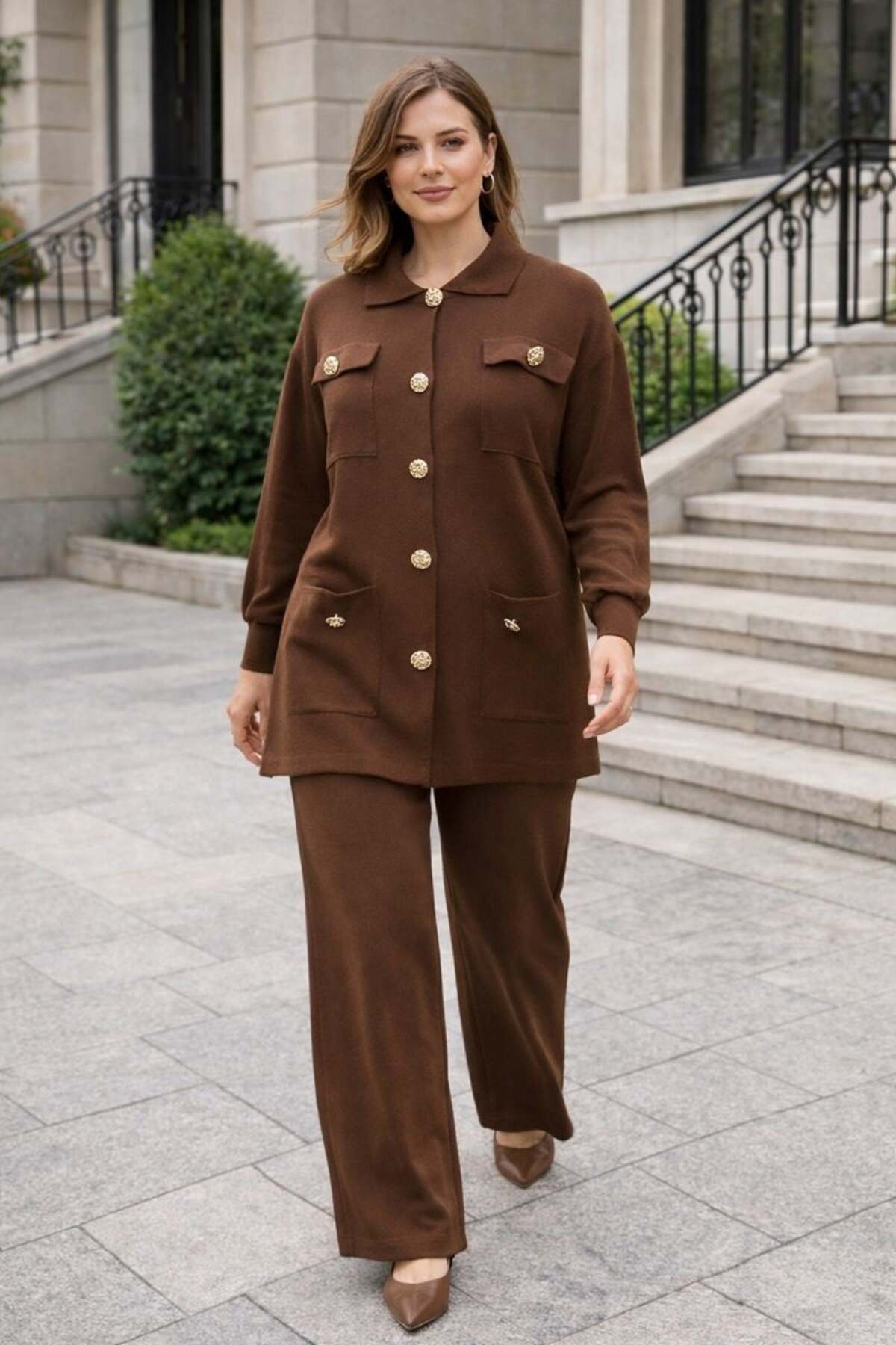 bezeXL Büyük Beden Düğmeli İkili Triko Takım Kahverengi