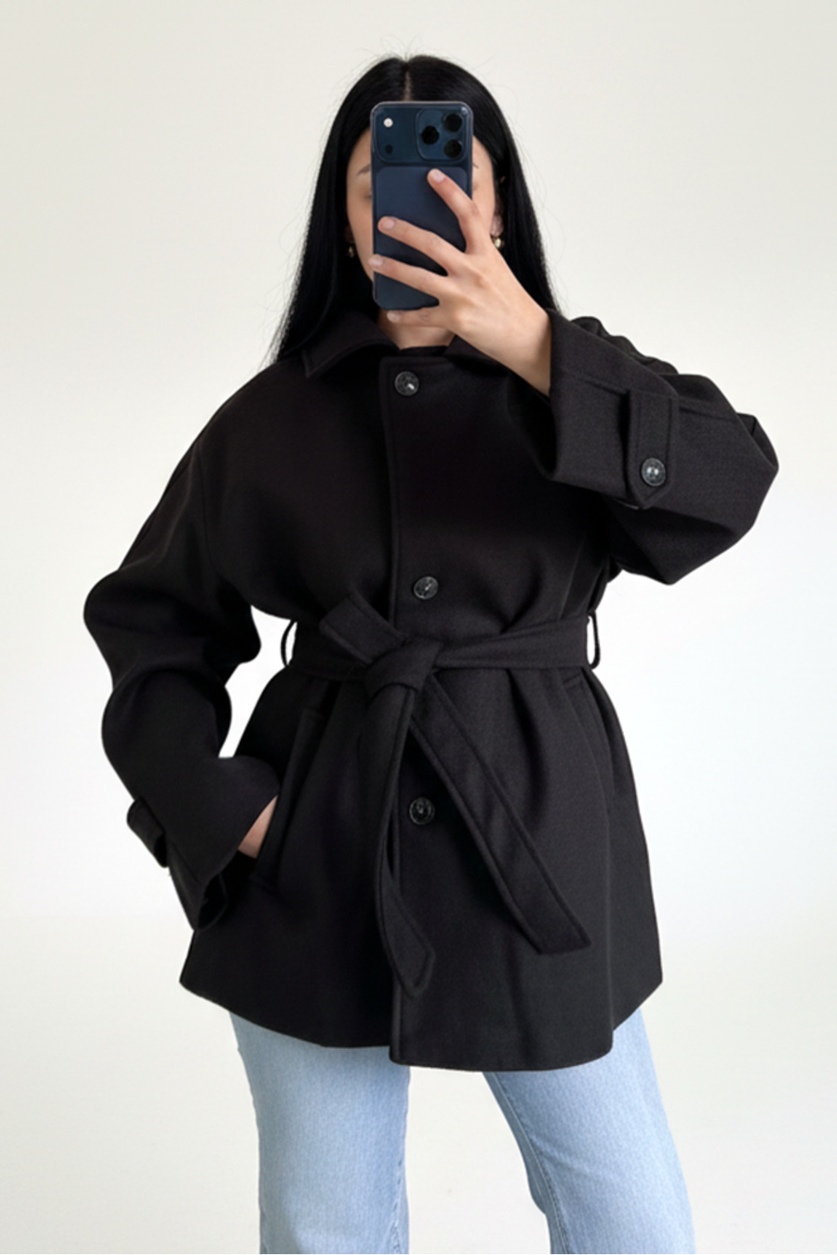 Narin Studios Siyah Kaşe Kısa Boy Düğmeli Kuşaklı Kaban