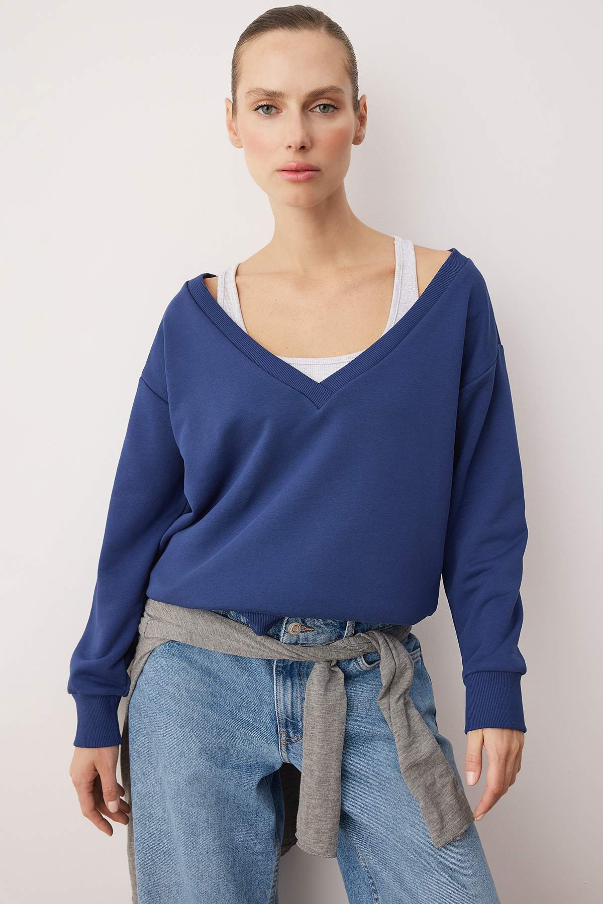 Trendyolmilla  Teen Lacivert 2'li Düşük Omuzlu Örme Sweatshirt TWOAW26SW00149