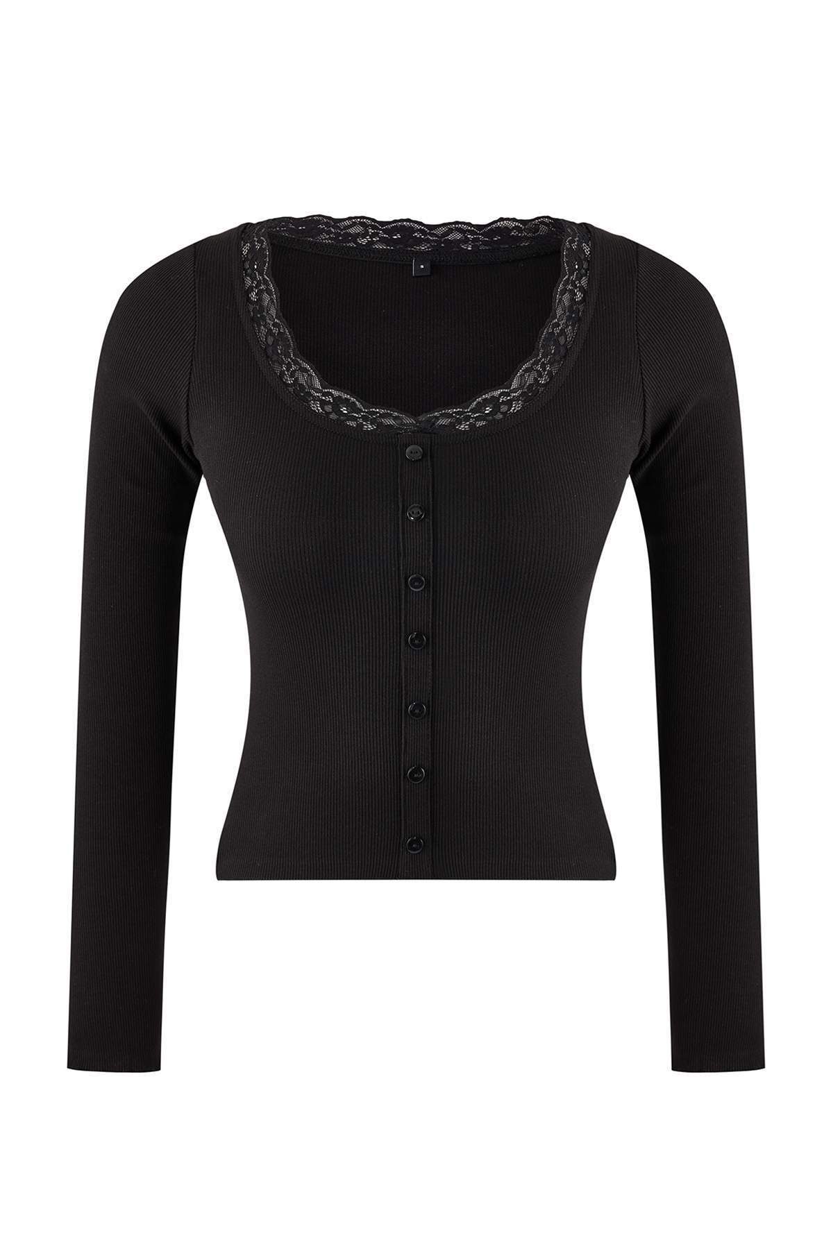 Trendyolmilla  Siyah Fitted/Vücuda Oturan Havuz Yaka Dantel Detaylı Fitilli Esnek Örme Bluz TWOSS26BZ00070 - Görsel 5