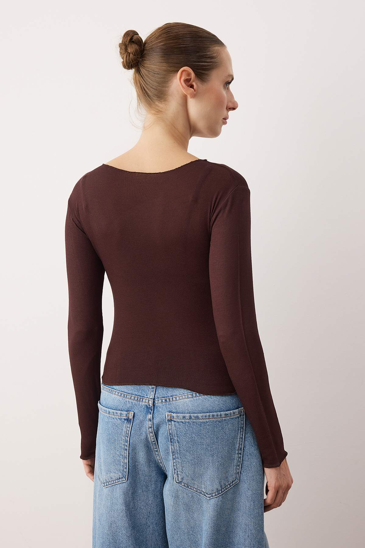 Trendyolmilla  Kahverengi Transparan Esnek Vücuda Oturan Örme Bluz TWOAW26BZ00306 - Görsel 4