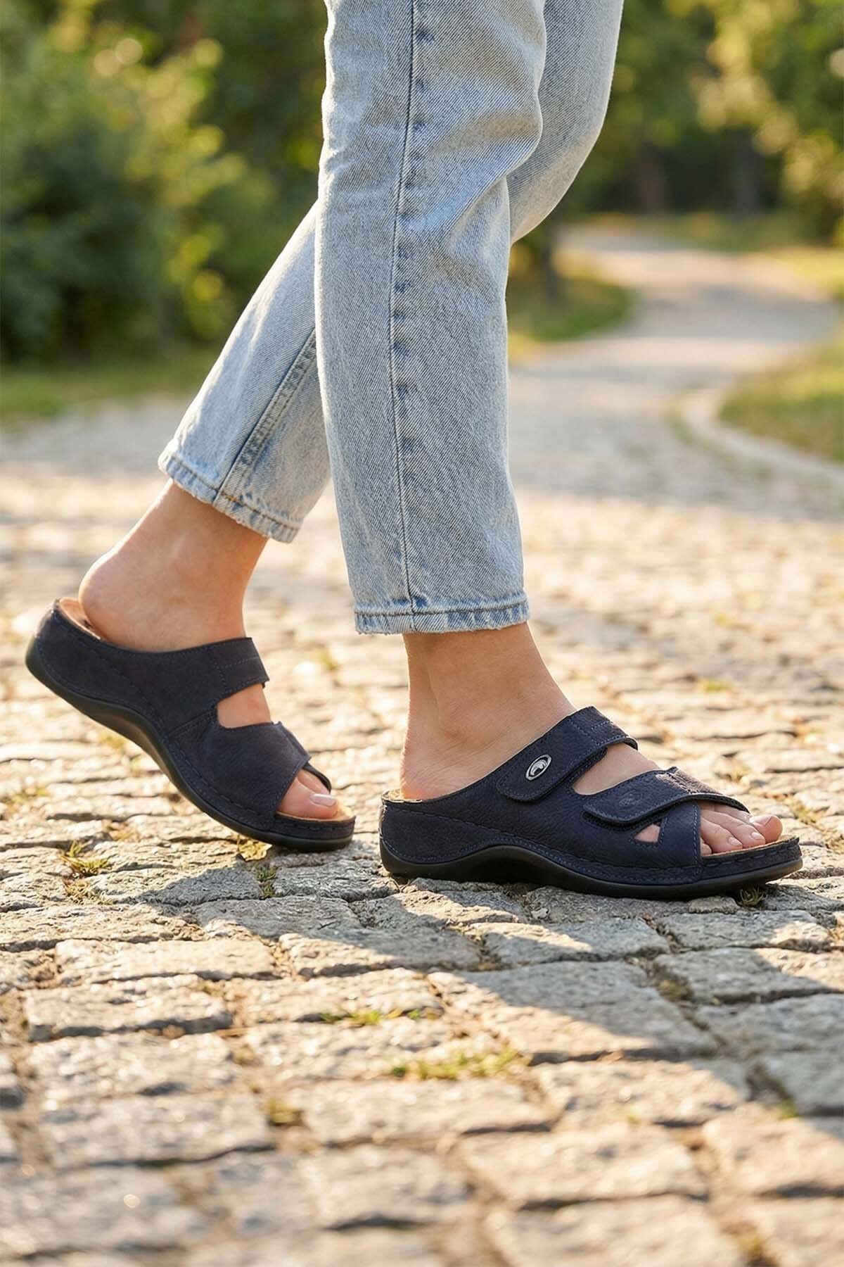 Travelling Women's Adjustable Genuine Leather Slippers