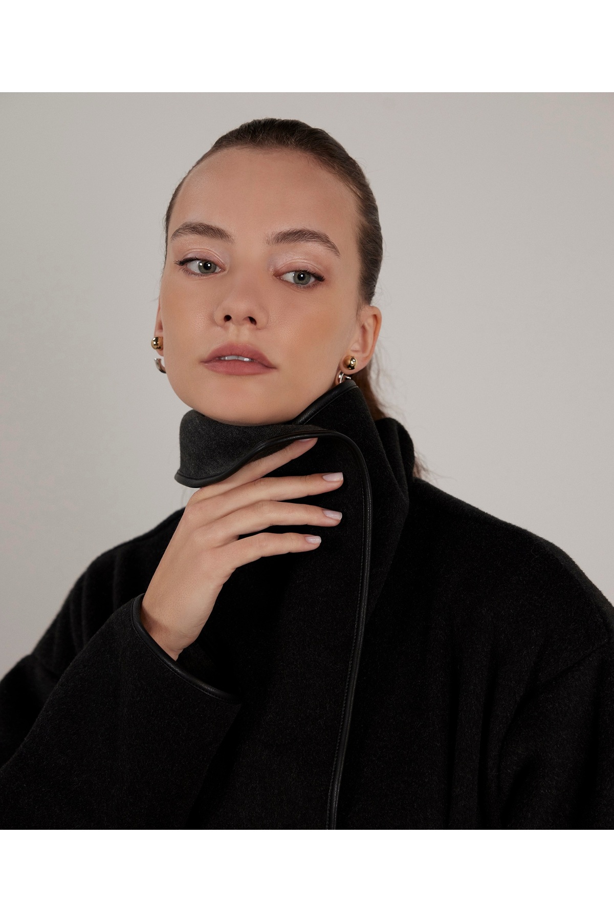 Yargıcı  Biye Detaylı Palto - Görsel 7