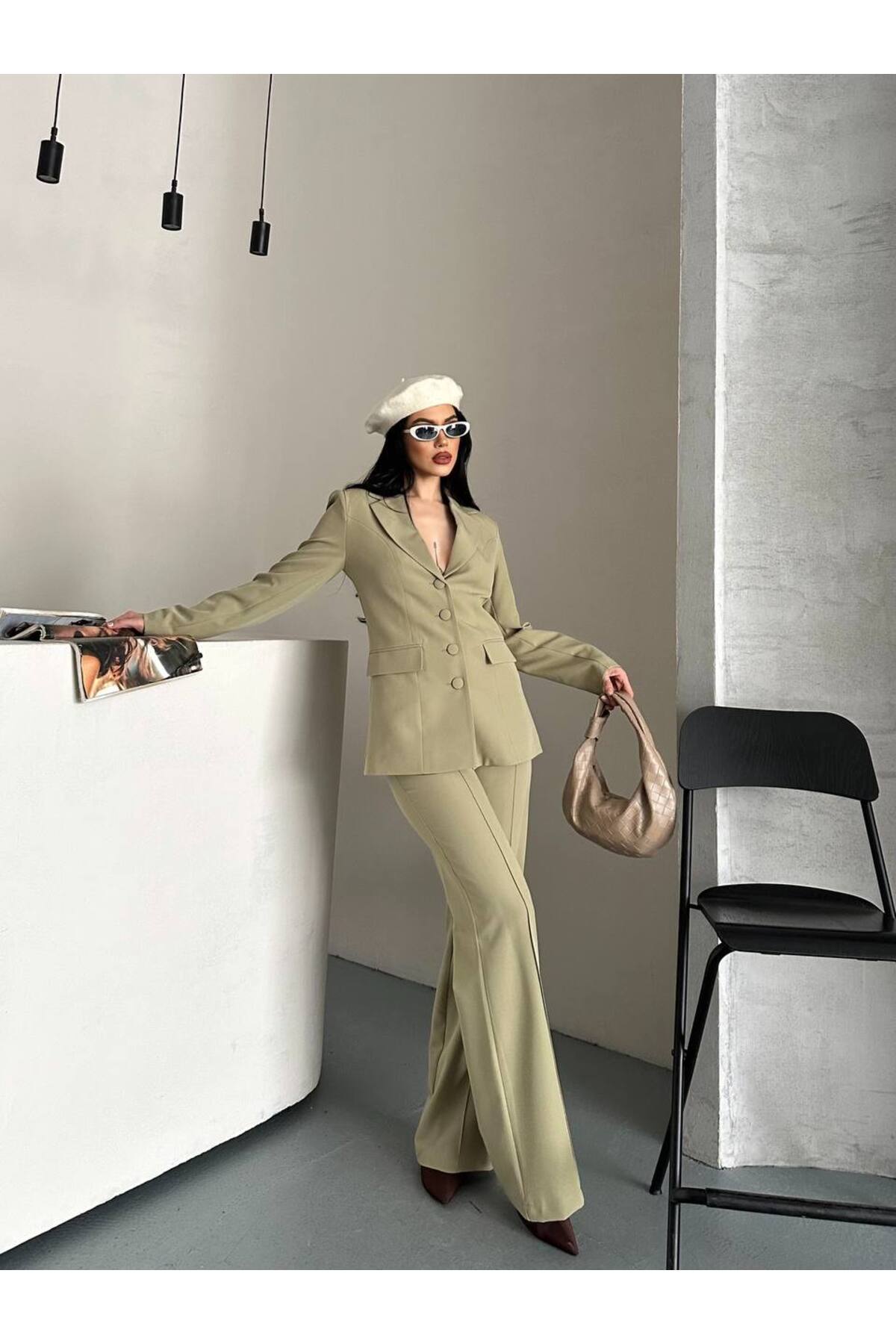 Ensemble veste et pantalon kaki à 4 boutons pour femme - Görsel 4