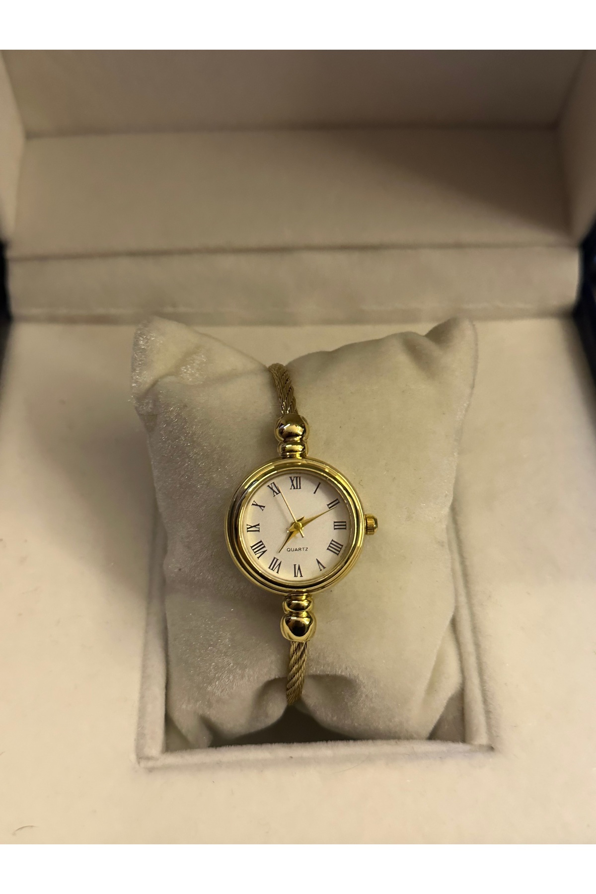 QUARTZ  Yuvarlak Roma Rakamlı Kelepçe Kordon Kol Saati - Görsel 2