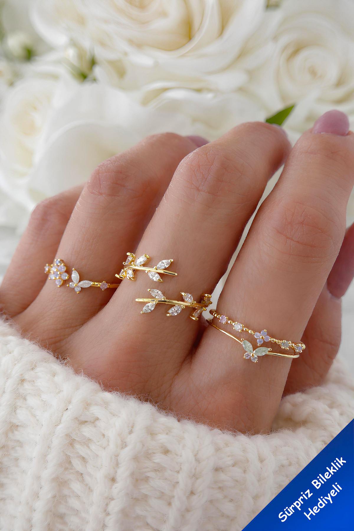 The Collection  4'lü Kombin Kelebek Çiçek Detaylı Eklem Gold Taşlı Yüzük Set