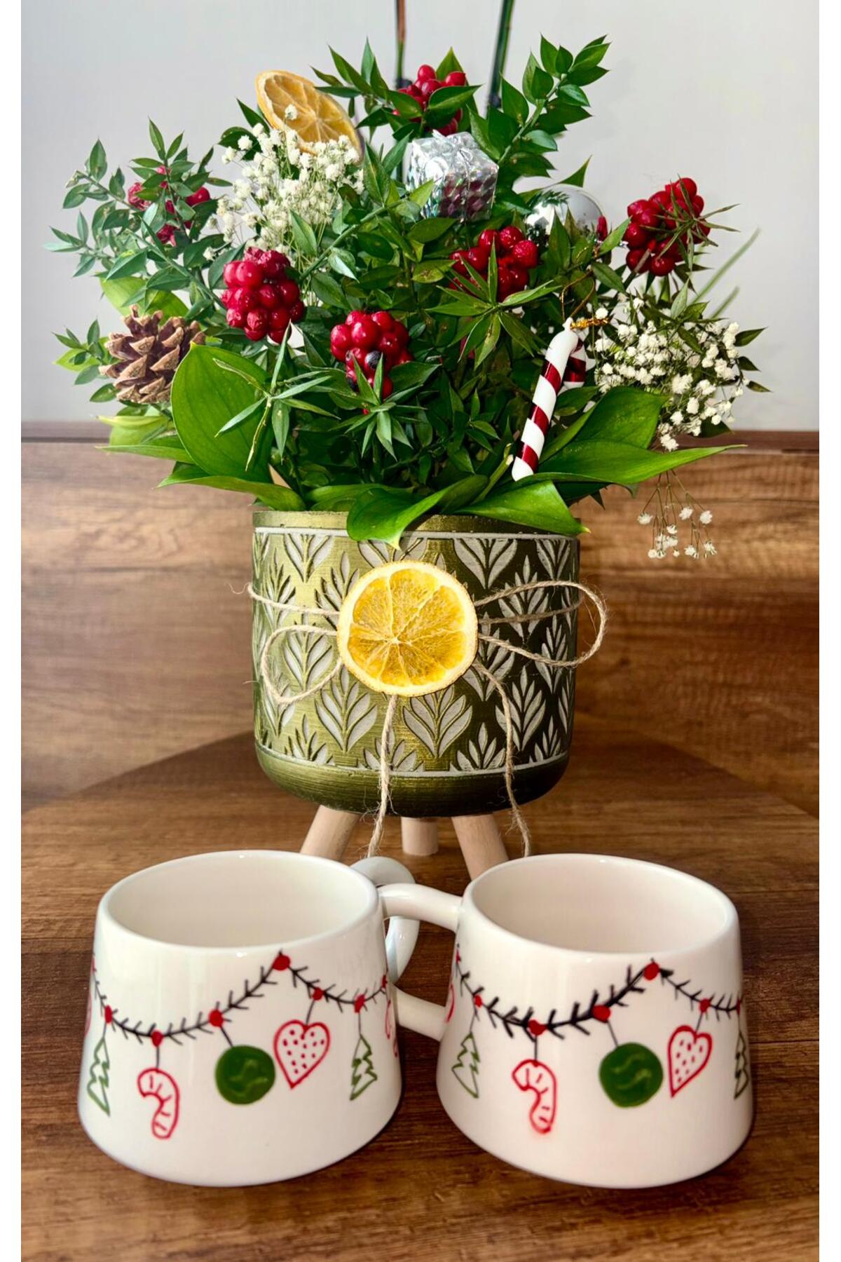 HANDMADE CERAMIC 2-PIECE CHRISTMAS THEMED MUG