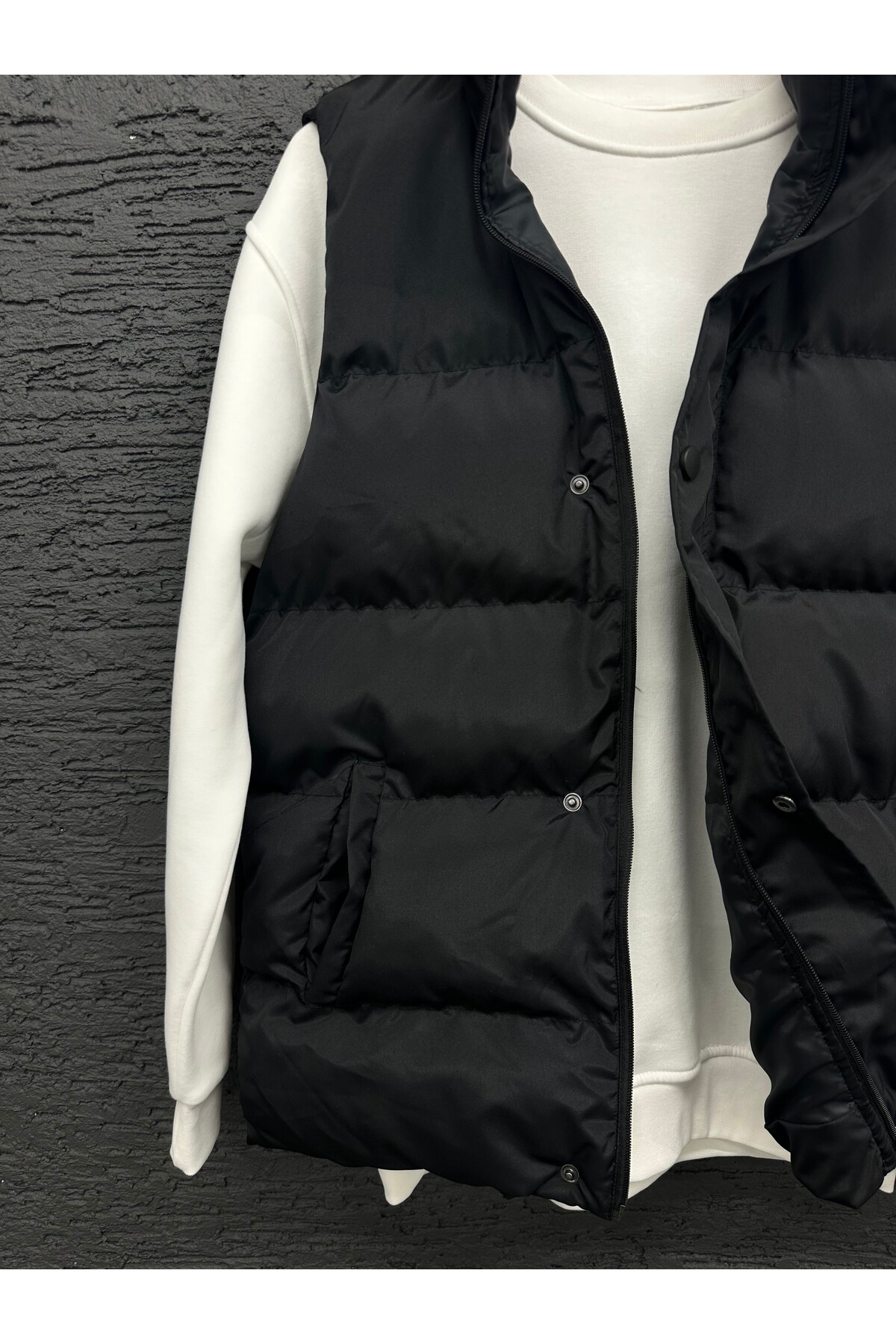 THEGENTMAN  Erkek Siyah Çıtçıtlı & Fermuarlı Yüksek Dolumlu Şişme Yelek - Görsel 3