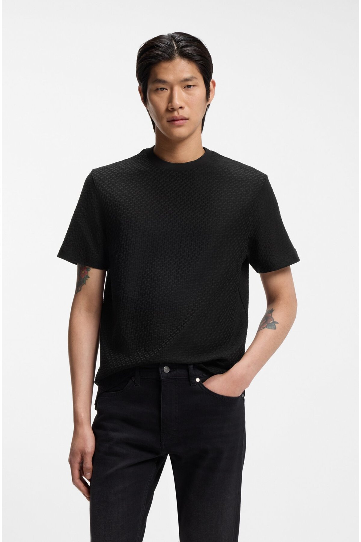 باس تی‌شرت آستین کوتاه مردانه طرح مونوگرام، تمام نخ، مشکی، کد ۵۰۵۵۷۳۹۵-۰۰۱