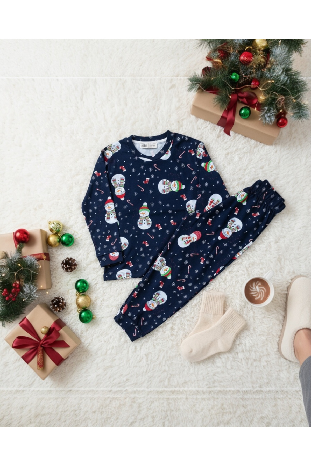 shop Yılbaşı Temalı Çocuk Pijama Takımı fotoğrafı 2 (önizleme)