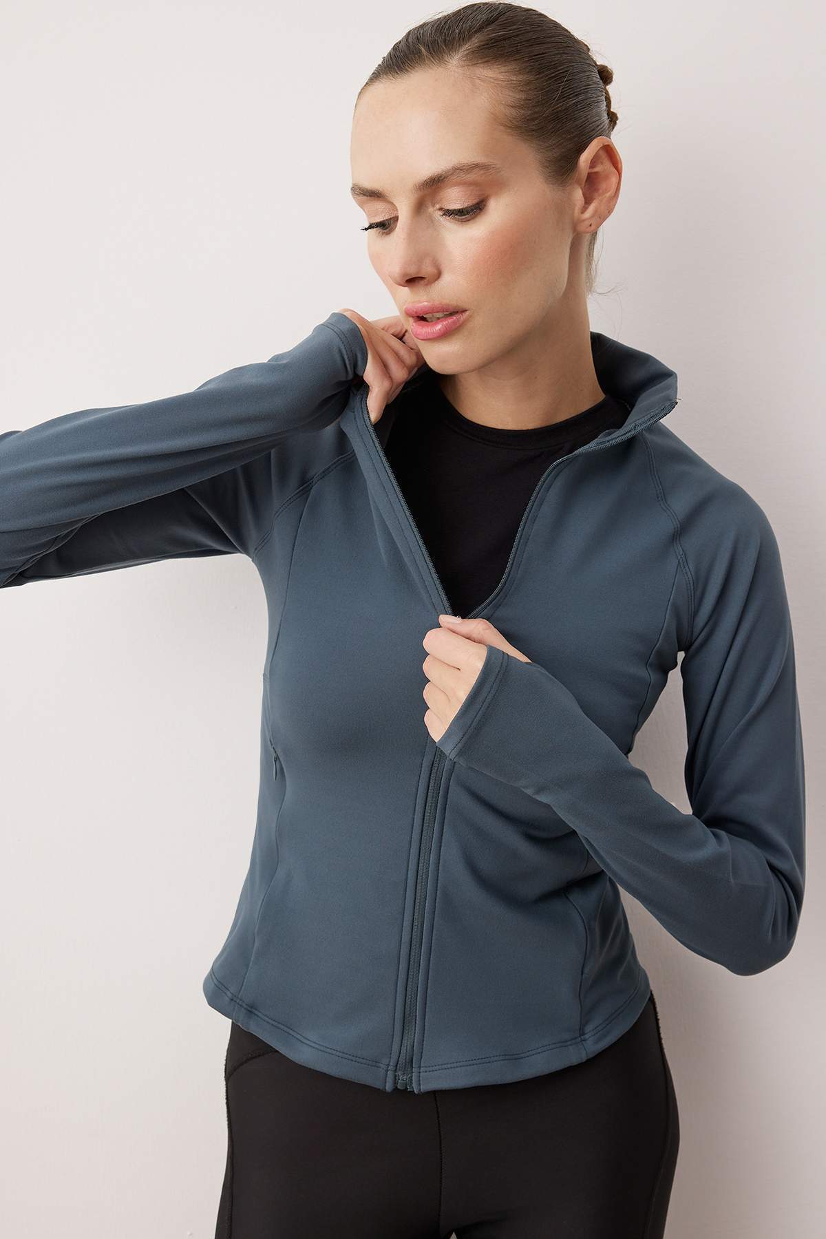 trendyolmilla-womens-blue-flat-fitted-sports