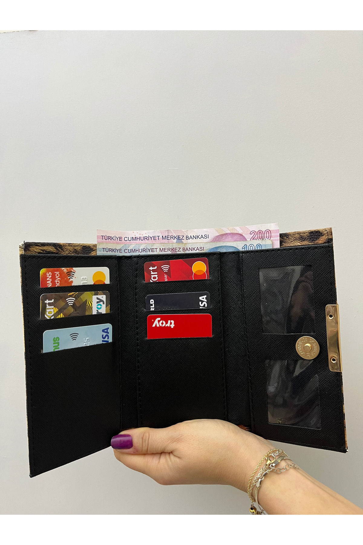 shiny ever  Siyah Krem Leopar Desenli Kadın Deri Cüzdan El Çantası Gold Detaylı - Görsel 3