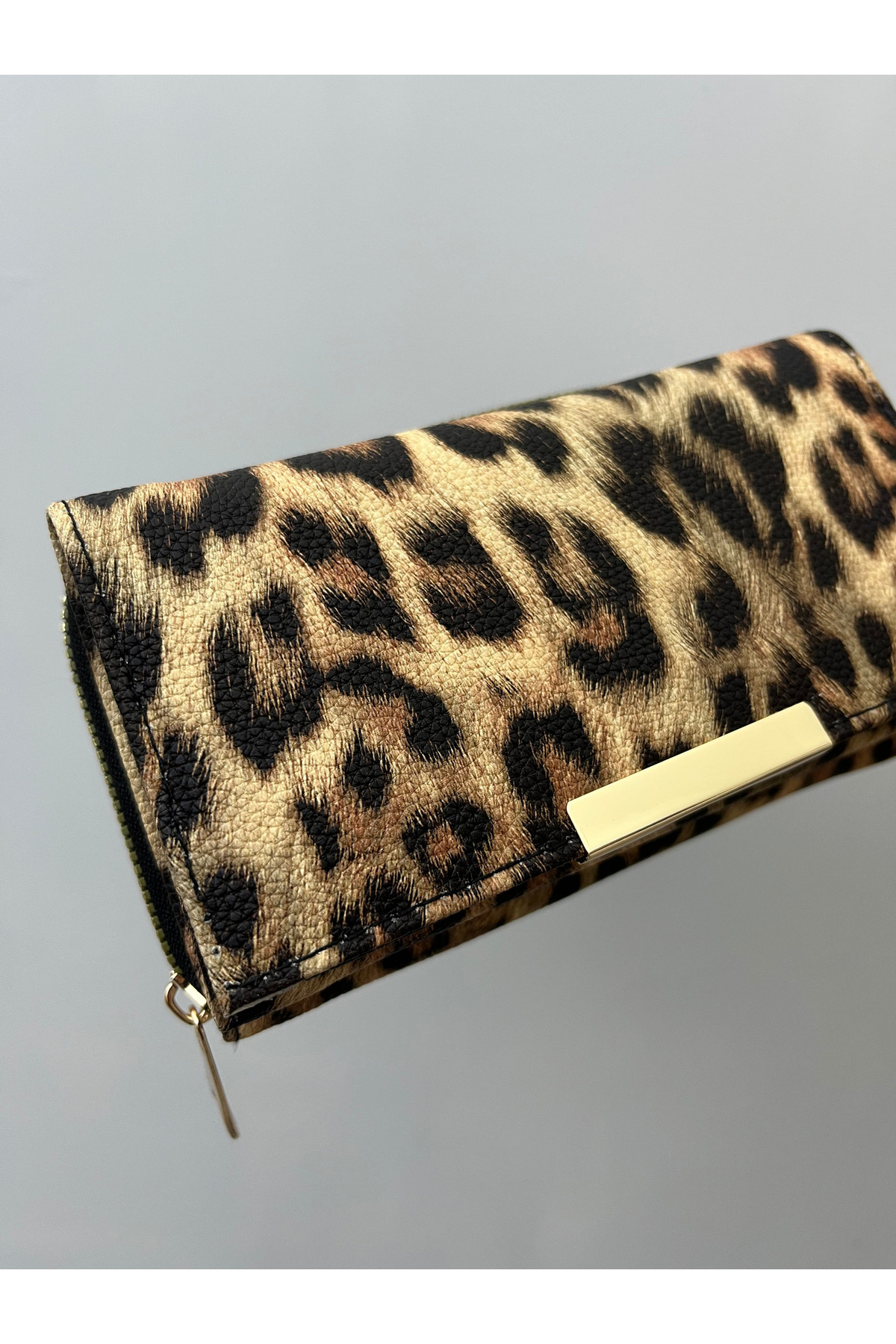 shiny ever  Siyah Krem Leopar Desenli Kadın Deri Cüzdan El Çantası Gold Detaylı - Görsel 5
