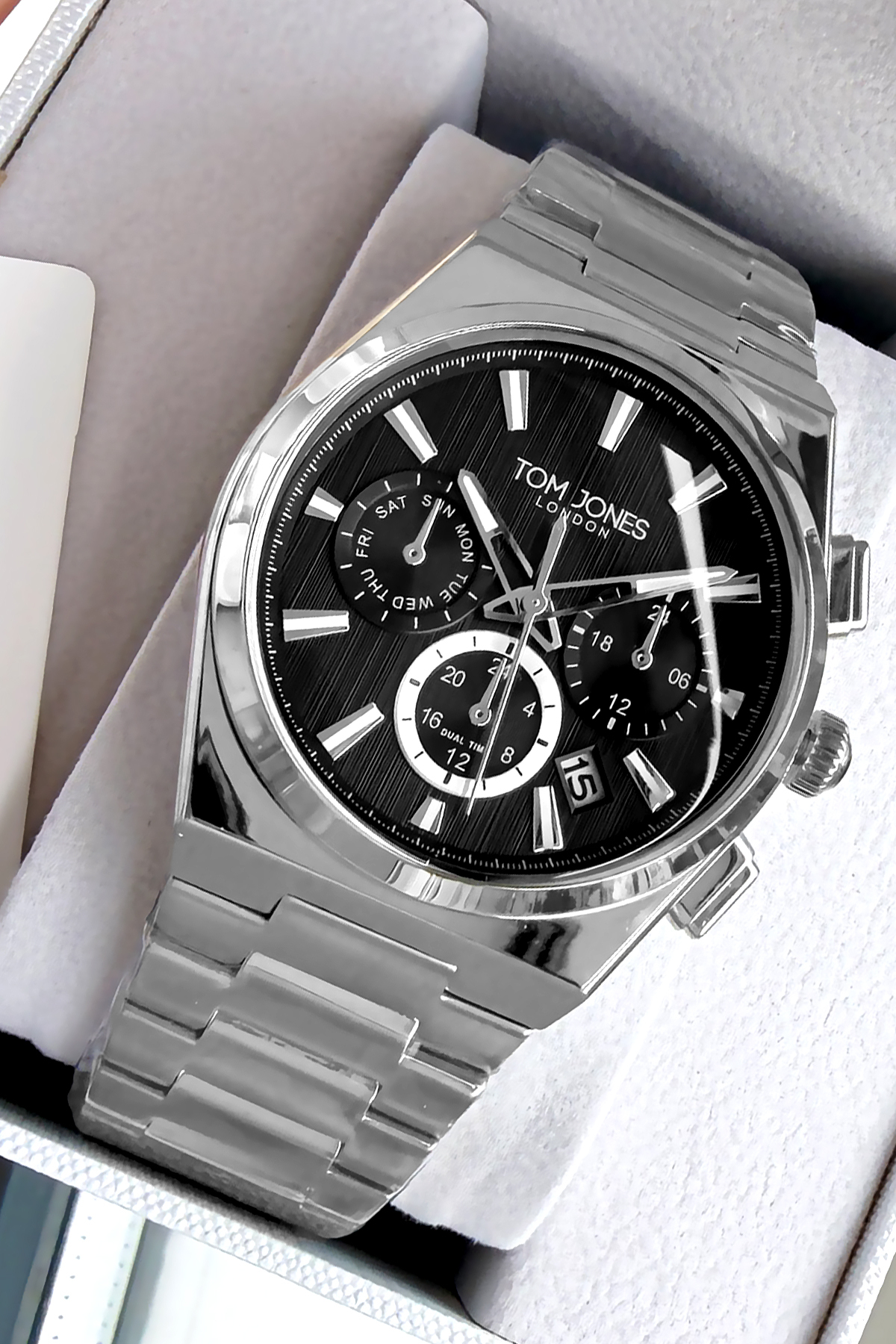 Men's Wrist Watch with Oriental Gift Calendar Silver Color Steel Band 3 ATM Waterproof TJE4628C4