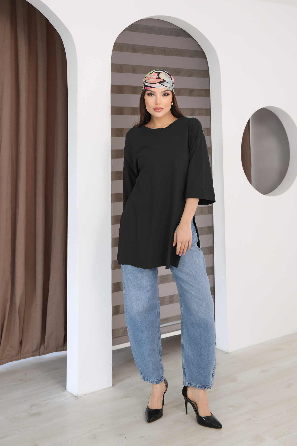 MOVİMENT  Kadın Standart Beden Duble Kol Yandan Yırtmaçlı Siyah T-shirt - Görsel 4