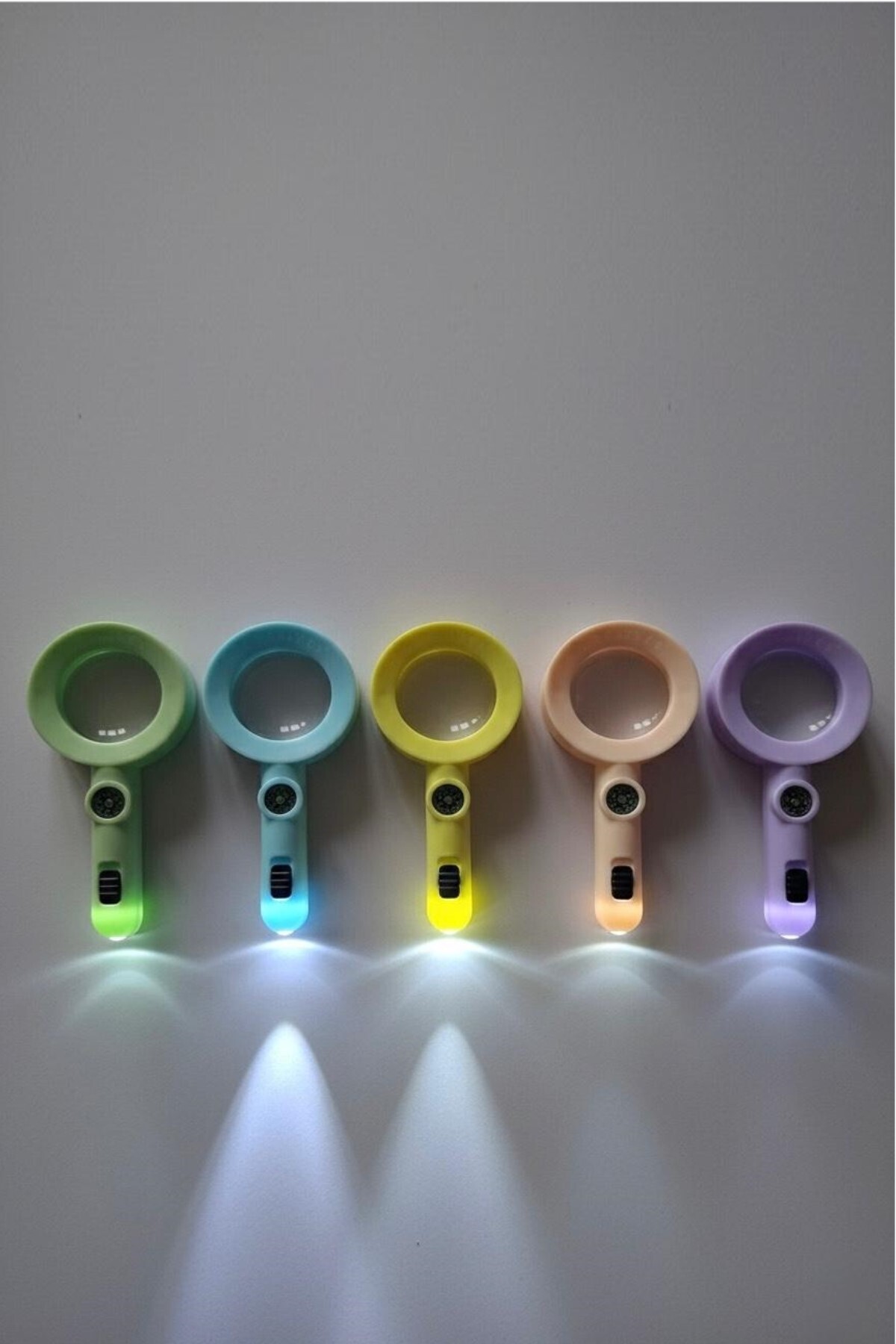 Hyd 24 Adet Plastik Işıklı Pusulalı Büyüteç Karne Hediyesi Doğum Günü Hediyesi Oyuncak fotoğrafı 4 (önizleme)