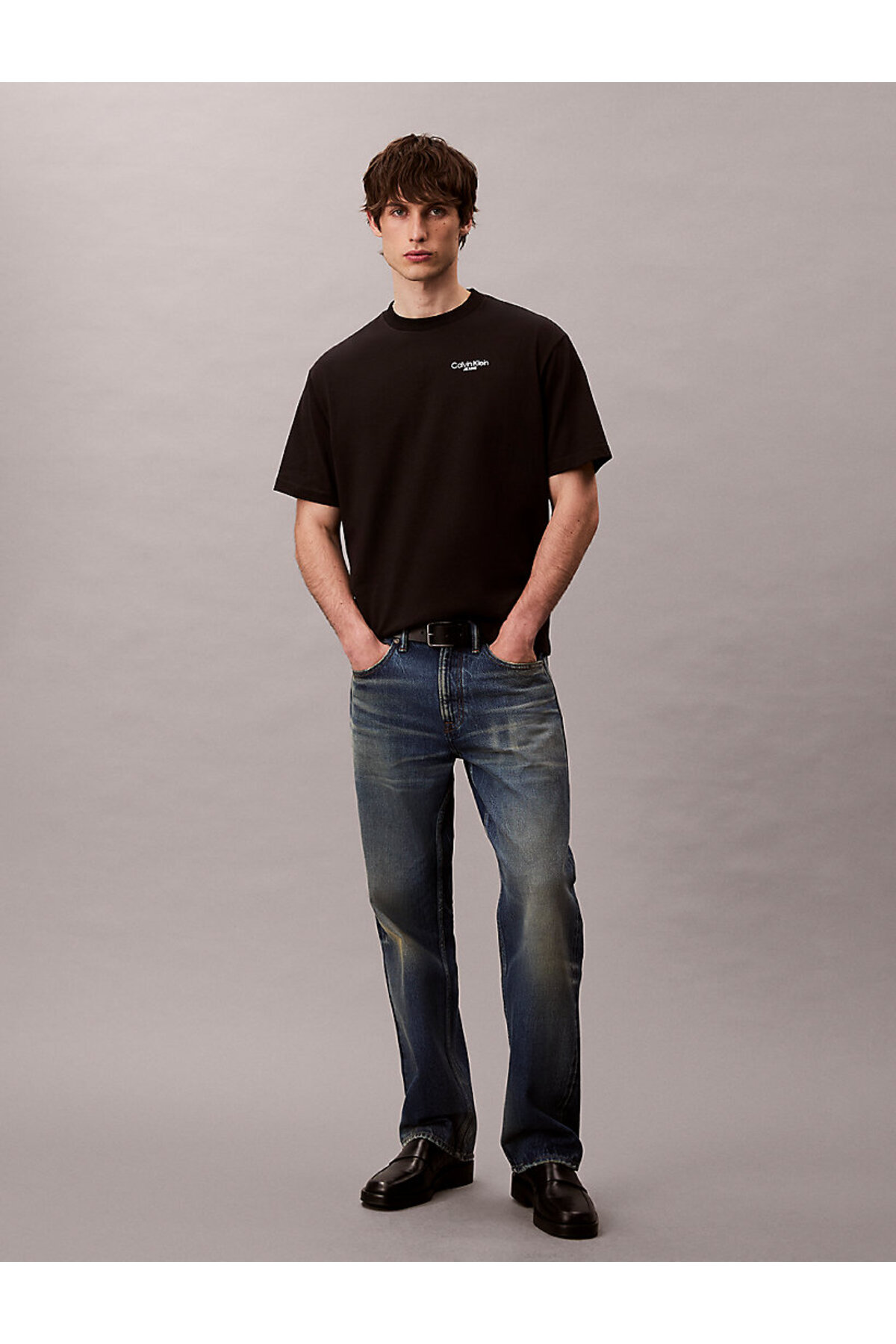 کلوین کلاین تی‌شرت مردانه با جزئیات چاپ پشت